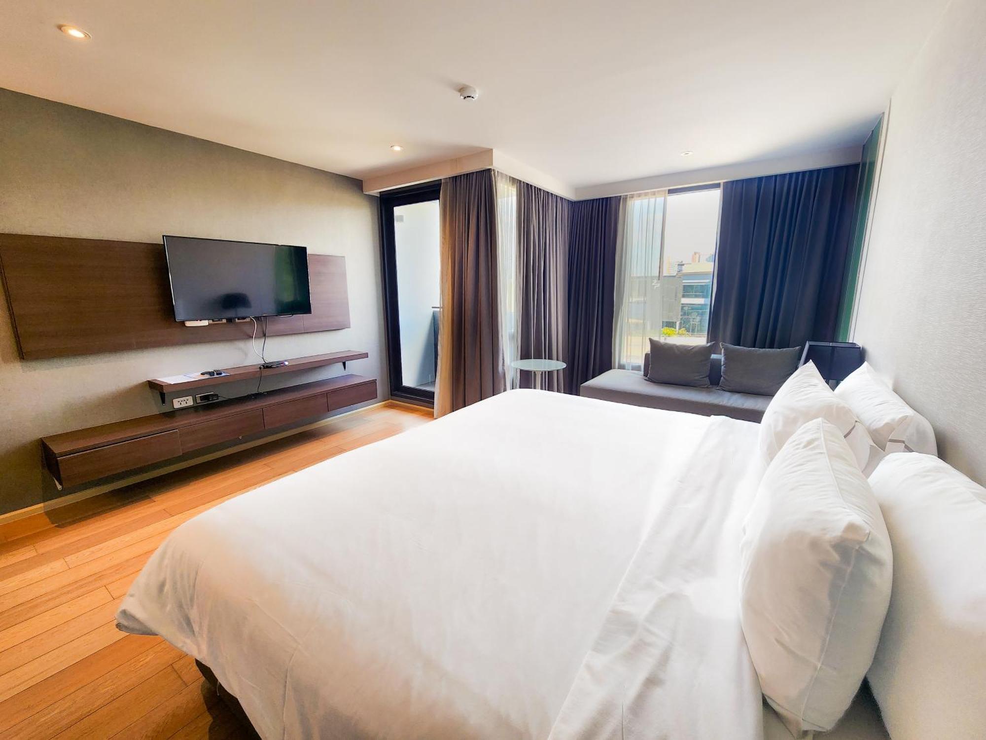 Montana Bangkok Hotel & Residence Buitenkant foto